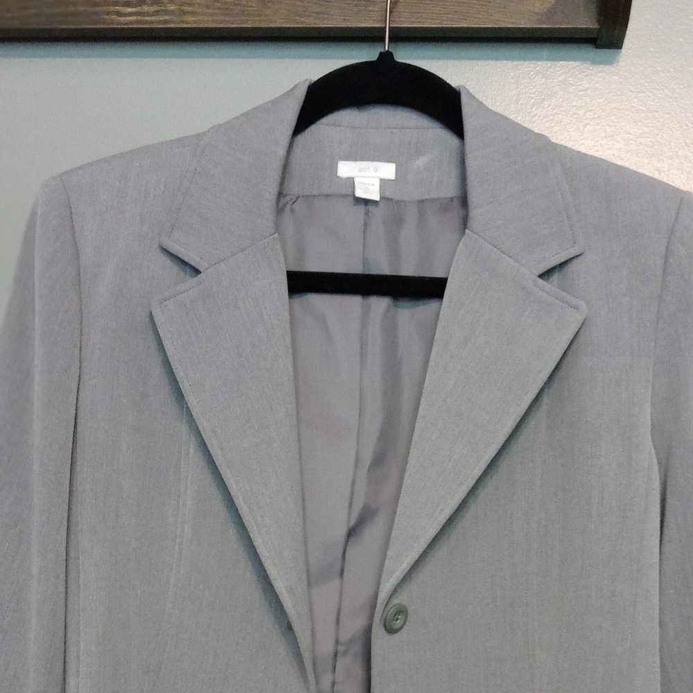 ✨3/$35✨ Apt 9 Grey Jacket